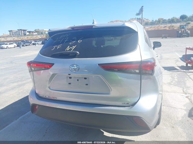 Toyota Highlander Xle 2022 5TDHZRAH1NS103515 Image 16