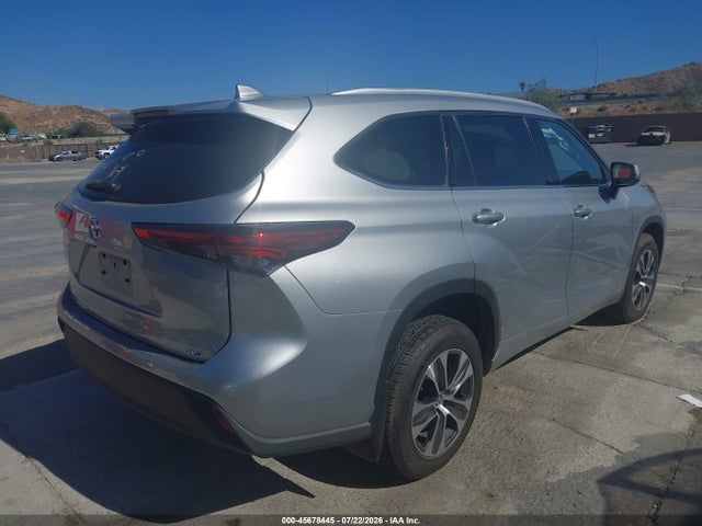 Toyota Highlander Xle 2022 5TDHZRAH1NS103515 Image 4