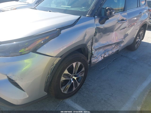 Toyota Highlander Xle 2022 5TDHZRAH1NS103515 Image 6