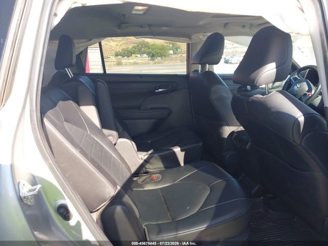 Toyota Highlander Xle 2022 5TDHZRAH1NS103515 Image 8