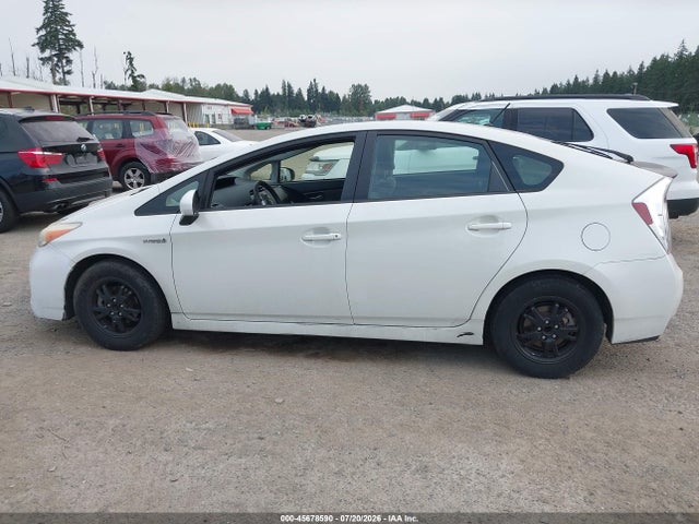 Toyota Prius Two 2014 JTDKN3DU7E1739585 Image 14