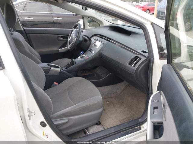 Toyota Prius Two 2014 JTDKN3DU7E1739585 Image 5