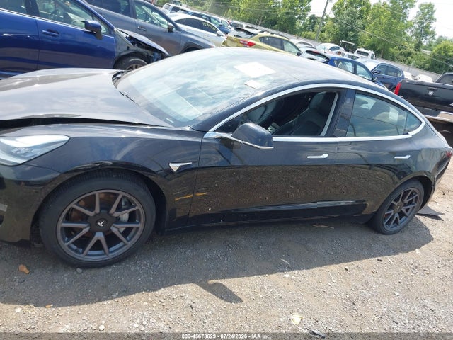 45678629 :رقم المزاد ، 5YJ3E1EB2KF208724 vin ، 2019 Tesla Model 3 Long Range/performance مزاد بيع