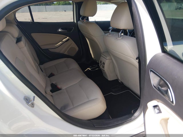 WDCTG4EB8FJ183610 Mercedes-Benz GLA 250
