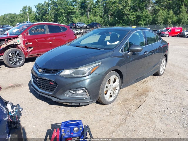 Chevrolet Cruze Premier Auto 2018 1G1BF5SM3J7102768 Image 2