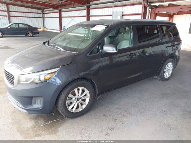 KNDMB5C19F6027992 KIA SEDONA LX