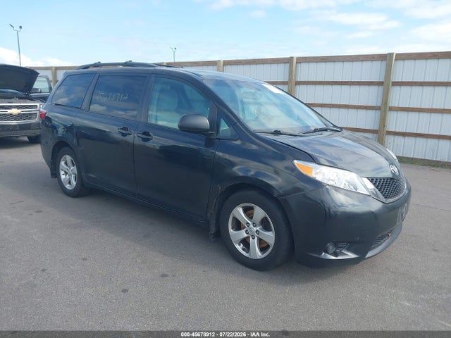 Продаж на аукціоні авто 2016 Toyota Sienna Le 8 Passenger, vin: 5TDKK3DCXGS695619, номер лоту: 45678912