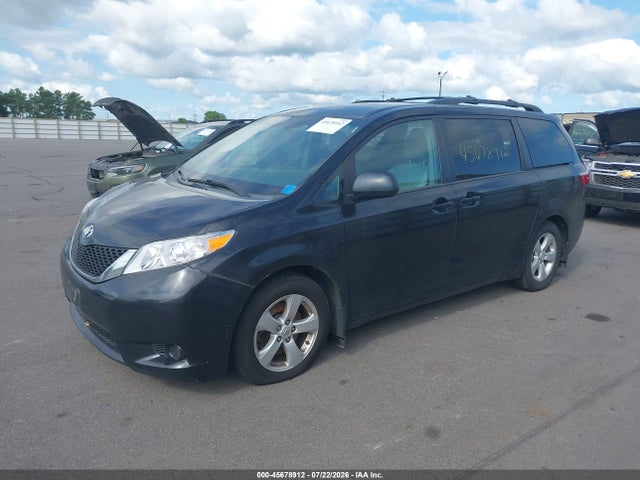 45678912 :رقم المزاد ، 5TDKK3DCXGS695619 vin ، 2016 Toyota Sienna Le 8 Passenger مزاد بيع