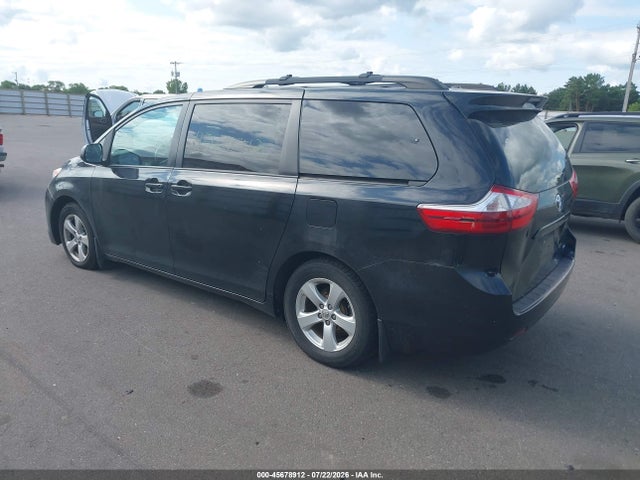 45678912 :رقم المزاد ، 5TDKK3DCXGS695619 vin ، 2016 Toyota Sienna Le 8 Passenger مزاد بيع
