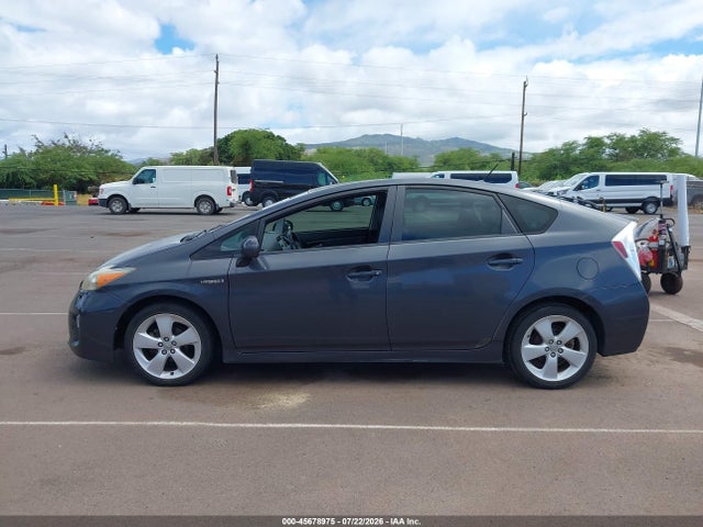 45678975 :رقم المزاد ، JTDKN3DU8D1705122 vin ، 2013 Toyota Prius Five/four/three/three Se/two مزاد بيع