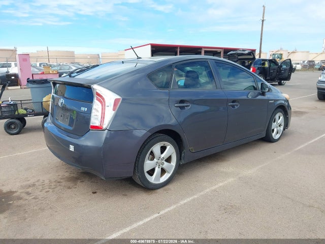 45678975 :رقم المزاد ، JTDKN3DU8D1705122 vin ، 2013 Toyota Prius Five/four/three/three Se/two مزاد بيع
