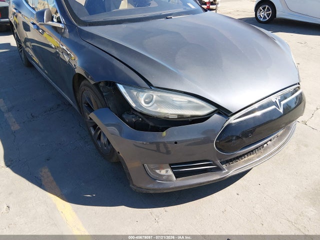 45679097 :رقم المزاد ، 5YJSA1E44FF103892 vin ، 2015 Tesla Model S 85d/p85d مزاد بيع