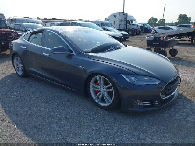 Продажа на аукционе авто 2015 Tesla Model S 85d/p85d, vin: 5YJSA1E47FF110674, номер лота: 45679107