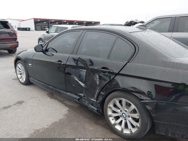 45679182 :رقم المزاد ، WBAPK7C5XBA818709 vin ، 2011 Bmw 328i Xdrive مزاد بيع