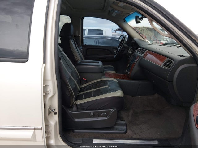 45679259 :رقم المزاد ، 1GNFK16Y58R221227 vin ، 2008 Chevrolet Suburban 1500 Ltz مزاد بيع