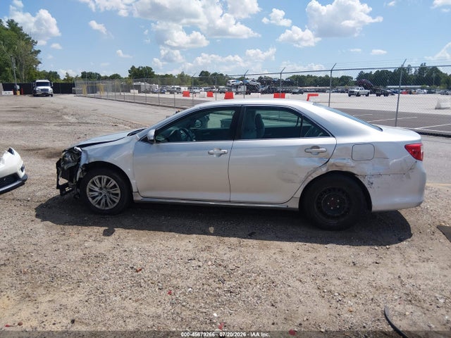 45679266 :رقم المزاد ، 4T1BF1FKXEU367943 vin ، 2014 Toyota Camry Le مزاد بيع