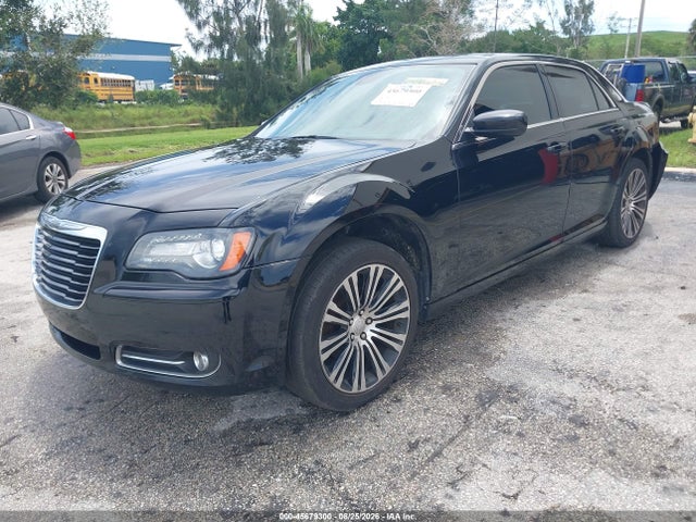 45679300 :رقم المزاد ، 2C3CCABGXDH707987 vin ، 2013 Chrysler 300 300s مزاد بيع