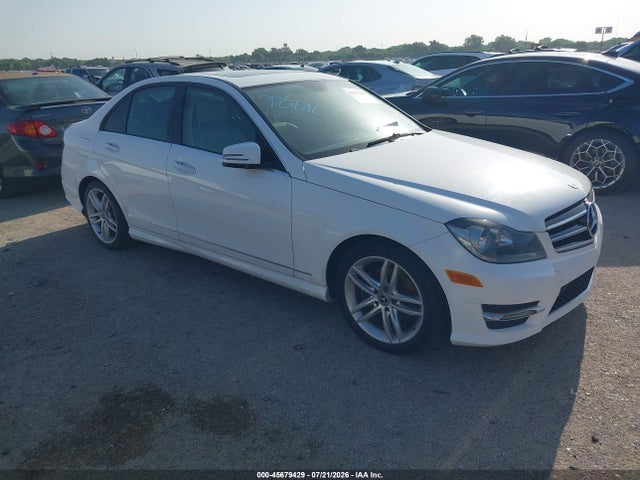 Aukcja sprzedaży 2014 Mercedes-benz C 250 Sport, vin: WDDGF4HB8ER302350, numer aukcji: 45679429