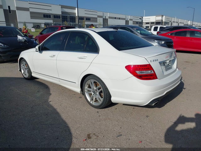 Aukcja sprzedaży 2014 Mercedes-benz C 250 Sport, vin: WDDGF4HB8ER302350, numer aukcji: 45679429