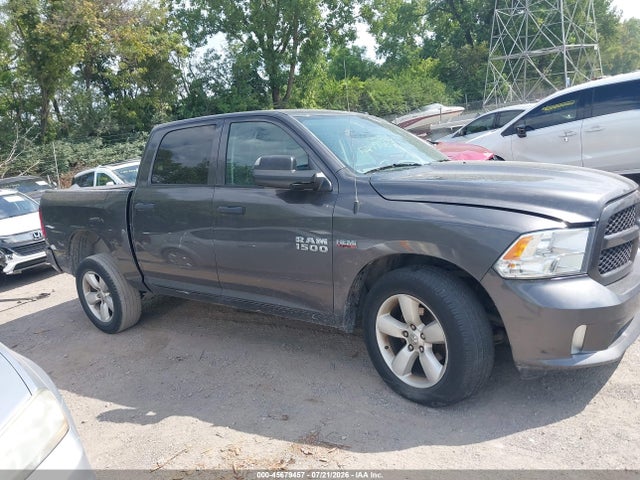 45679457 :رقم المزاد ، 3C6RR7KTXFG700410 vin ، 2015 Ram 1500 Express مزاد بيع