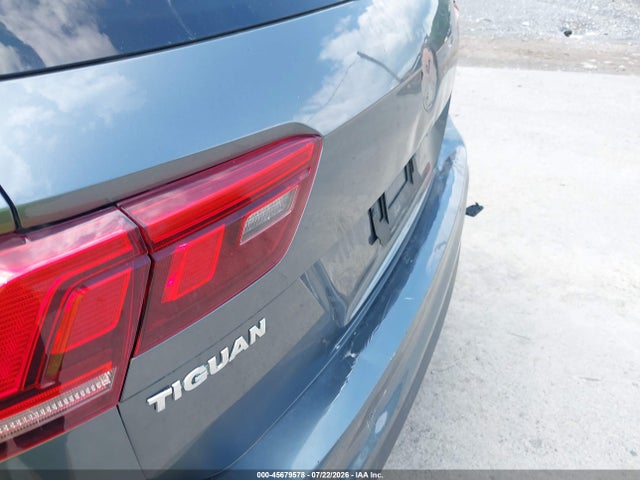 45679578 :رقم المزاد ، 3VV0B7AX4JM044145 vin ، 2018 Volkswagen Tiguan 2.0t S مزاد بيع