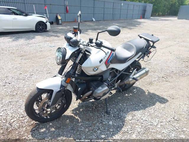 BMW R1200 R 2014 WB1049000EZX97777 Image 2