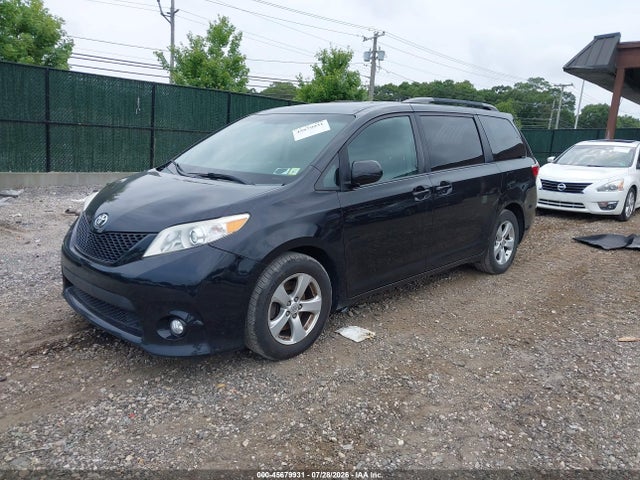 Продажа на аукционе авто 2015 Toyota Sienna Le 8 Passenger, vin: 5TDKK3DC3FS604138, номер лота: 45679931