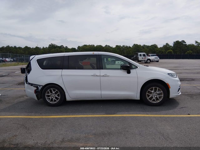Auction sale of the 2024 Chrysler Pacifica Touring L, vin: 2C4RC1BG9RR115682, lot number: 45679933