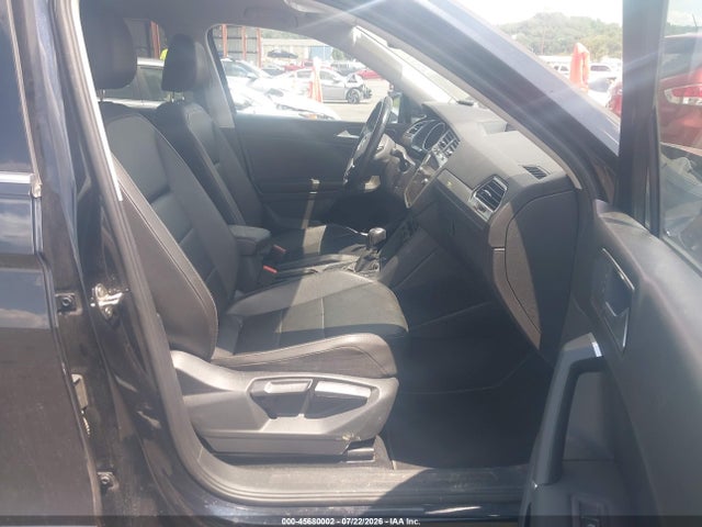 2018 Volkswagen Tiguan 2.0t Se/2.0t Sel მანქანა იყიდება აუქციონზე, vin: 3VV3B7AXXJM067720, აუქციონის ნომერი: 45680002