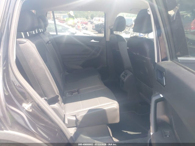 2018 Volkswagen Tiguan 2.0t Se/2.0t Sel მანქანა იყიდება აუქციონზე, vin: 3VV3B7AXXJM067720, აუქციონის ნომერი: 45680002