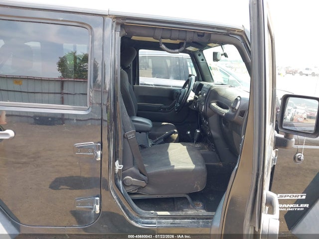 1C4BJWDG2FL521261 Jeep Wrangler Unlimited Sport