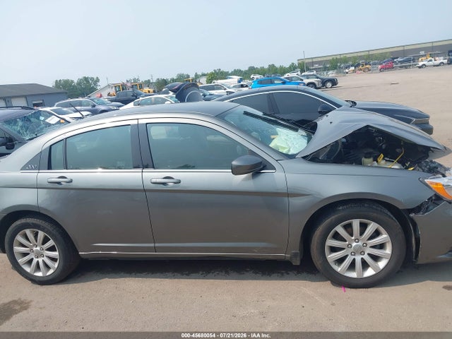 45680054 :رقم المزاد ، 1C3CCBBB6DN580396 vin ، 2013 Chrysler 200 Touring مزاد بيع