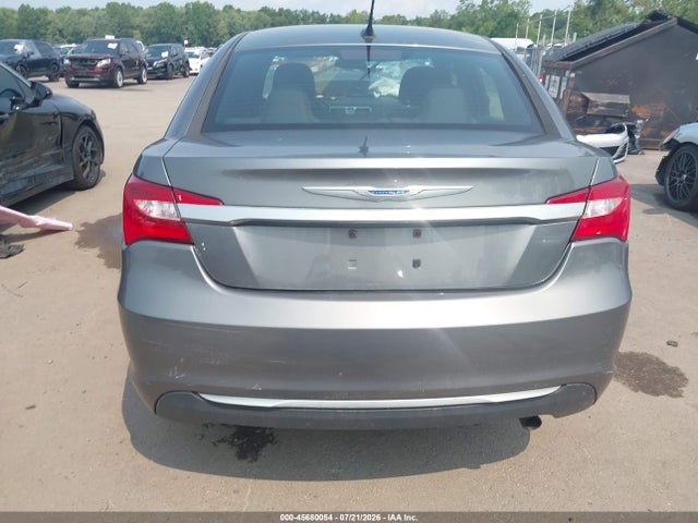 45680054 :رقم المزاد ، 1C3CCBBB6DN580396 vin ، 2013 Chrysler 200 Touring مزاد بيع