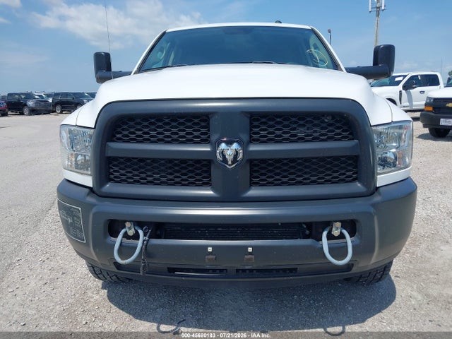 3C63R3GL5HG762324 RAM 3500 Tradesman 4x4 8&#039; Box