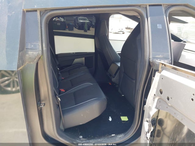 Tesla Cybertruck 2024 7G2CEHED1RA001434 Image 8