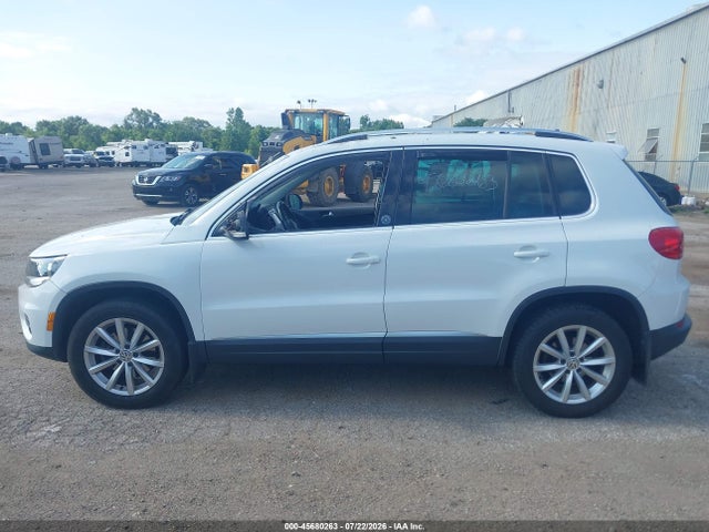 2017 Volkswagen Tiguan 2.0t Wolfsburg Edition მანქანა იყიდება აუქციონზე, vin: WVGSV7AX3HK004120, აუქციონის ნომერი: 45680263