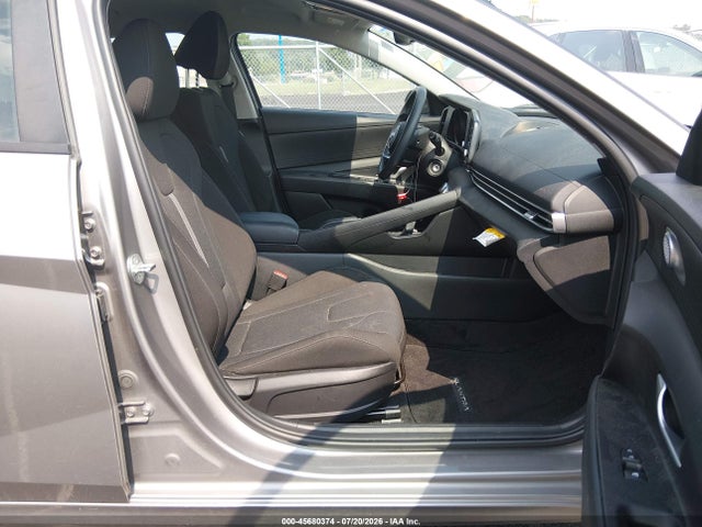 KMHLL4AGXPU543488 Hyundai ELANTRA SE