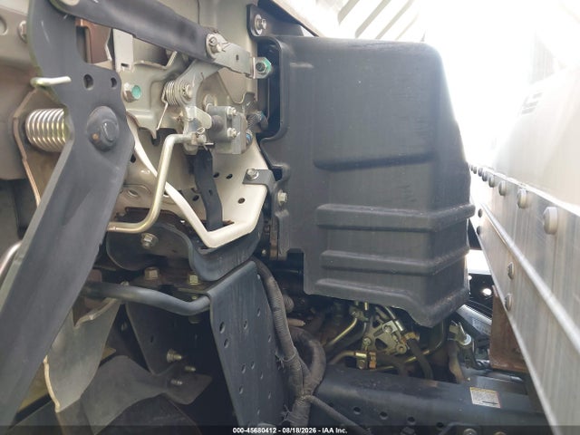 45680412 :رقم المزاد ، JALEEW161P7303012 vin ، 2023 Chevrolet 5500xd Lcf Diesel مزاد بيع
