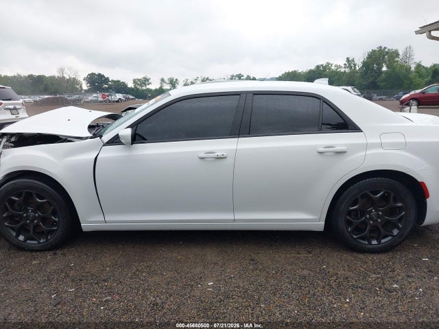 2020 Chrysler 300 300s Awd მანქანა იყიდება აუქციონზე, vin: 2C3CCAGGXLH154703, აუქციონის ნომერი: 45680500