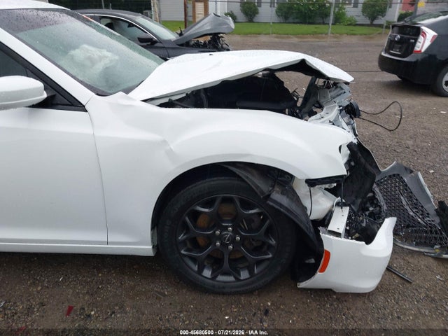 2020 Chrysler 300 300s Awd მანქანა იყიდება აუქციონზე, vin: 2C3CCAGGXLH154703, აუქციონის ნომერი: 45680500