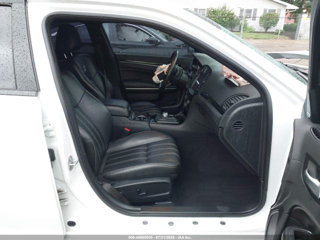 2020 Chrysler 300 300s Awd მანქანა იყიდება აუქციონზე, vin: 2C3CCAGGXLH154703, აუქციონის ნომერი: 45680500