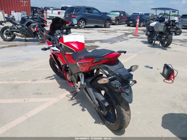 Honda Cbr300 R 2017 MLHNC5108H5300339 Image 3