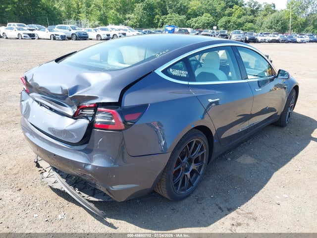 45680702 :رقم المزاد ، 5YJ3E1EB7JF079930 vin ، 2018 Tesla Model 3 Long Range/performance مزاد بيع