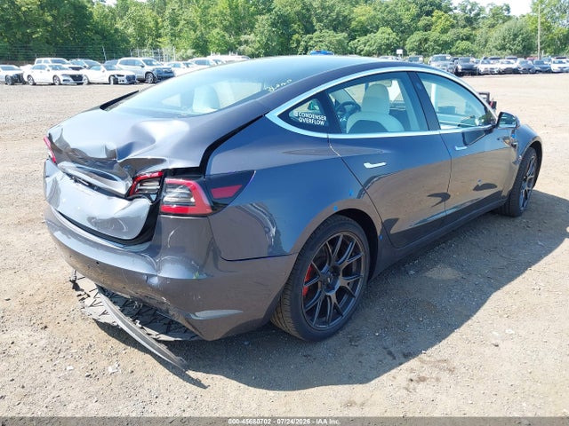 45680702 :رقم المزاد ، 5YJ3E1EB7JF079930 vin ، 2018 Tesla Model 3 Long Range/performance مزاد بيع