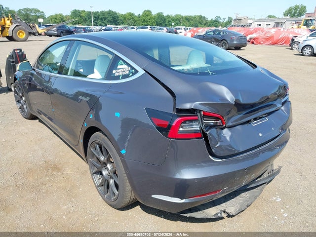 45680702 :رقم المزاد ، 5YJ3E1EB7JF079930 vin ، 2018 Tesla Model 3 Long Range/performance مزاد بيع