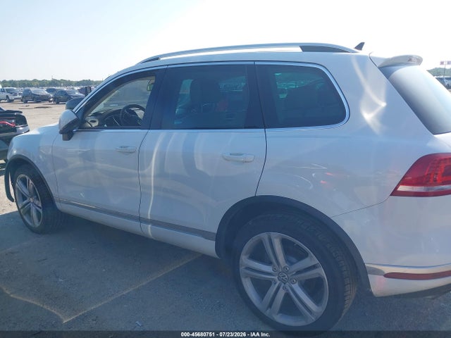 2016 Volkswagen Touareg Vr6 Executive მანქანა იყიდება აუქციონზე, vin: WVGEF9BP5GD005356, აუქციონის ნომერი: 45680751