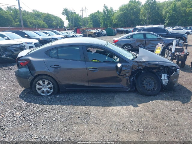 45680754 :رقم المزاد ، 3MZBN1U76JM240382 vin ، 2018 Mazda Mazda3 Sport مزاد بيع