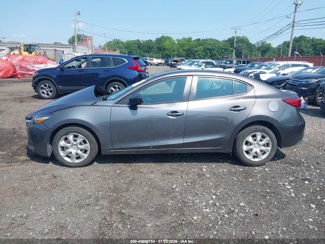 45680754 :رقم المزاد ، 3MZBN1U76JM240382 vin ، 2018 Mazda Mazda3 Sport مزاد بيع