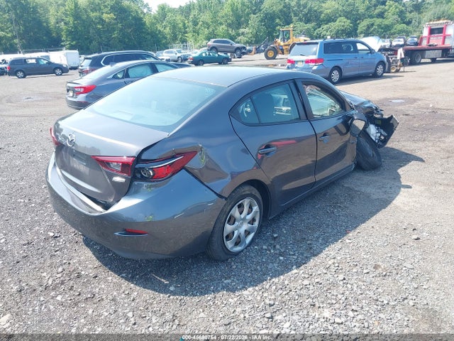45680754 :رقم المزاد ، 3MZBN1U76JM240382 vin ، 2018 Mazda Mazda3 Sport مزاد بيع