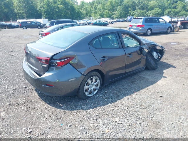 45680754 :رقم المزاد ، 3MZBN1U76JM240382 vin ، 2018 Mazda Mazda3 Sport مزاد بيع